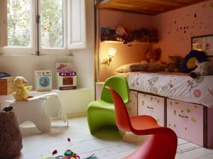 vitra in jena mit eames elephant und panton chair junior